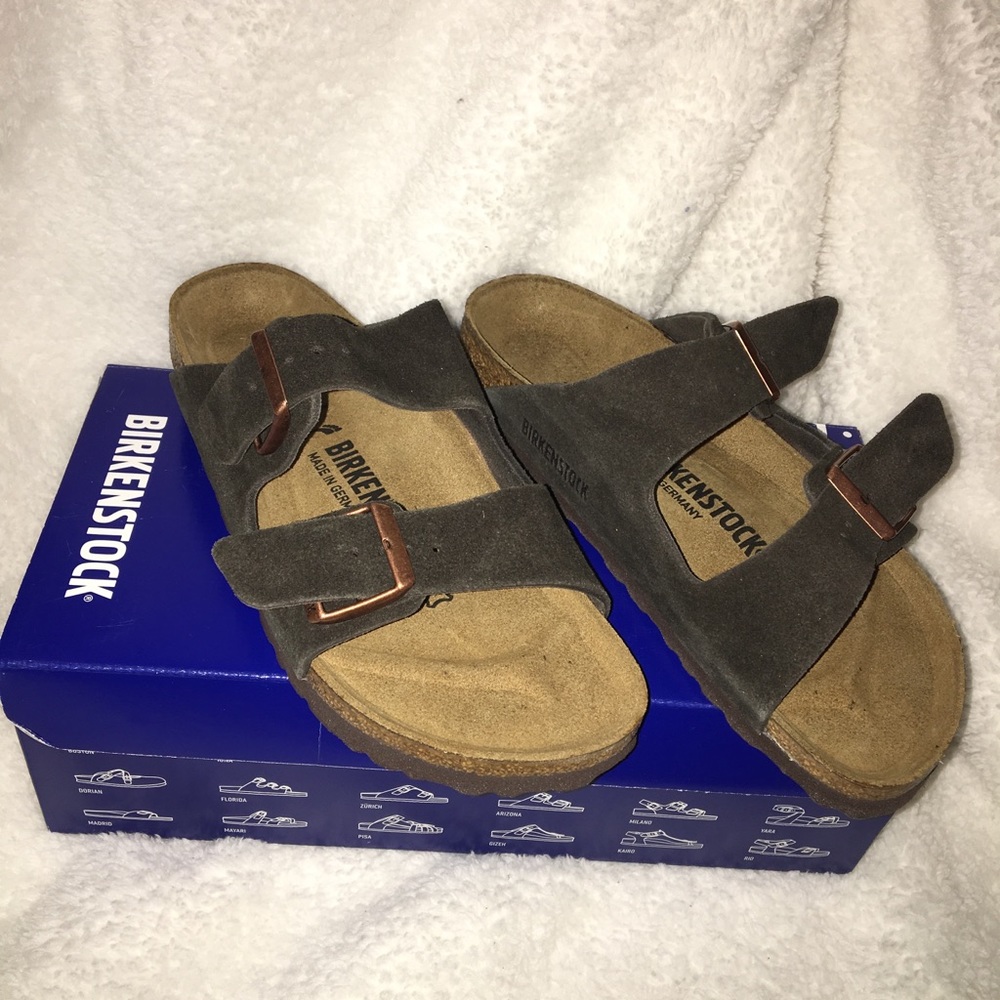 Arizona style Birkenstocks. Suede leather mocha.